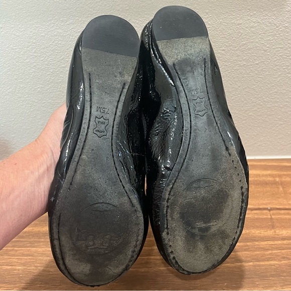 Tory Burch Caroline Women's Black Patent Leather Slip On Ballet Flats Size 7.5M - Picture 6 of 8